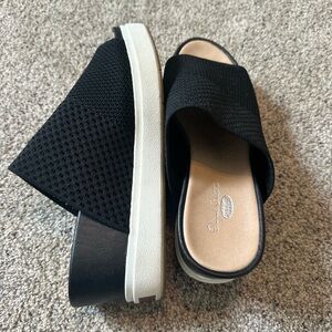 Dr. Scholl's Black and White Platform Slides